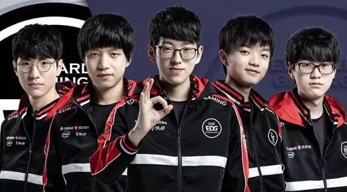 《终末阵线》繁星之下的颂歌正式唱响，最强辅助歌姬瑟琳娜正式上