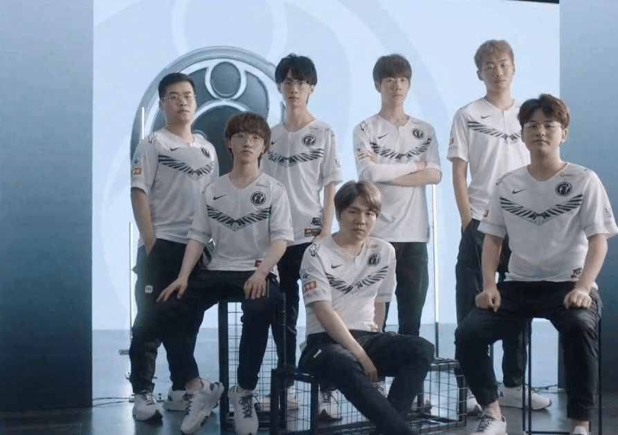 《碧蓝航线》2025冬日快闪点燃玩家热情 三城线下嘉年华圆满落幕